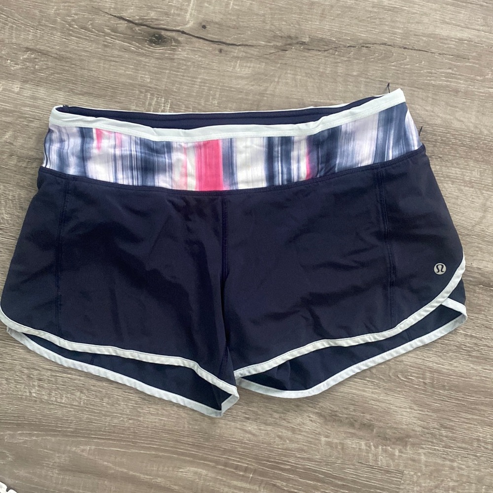 Lululemon shorts Sz 6